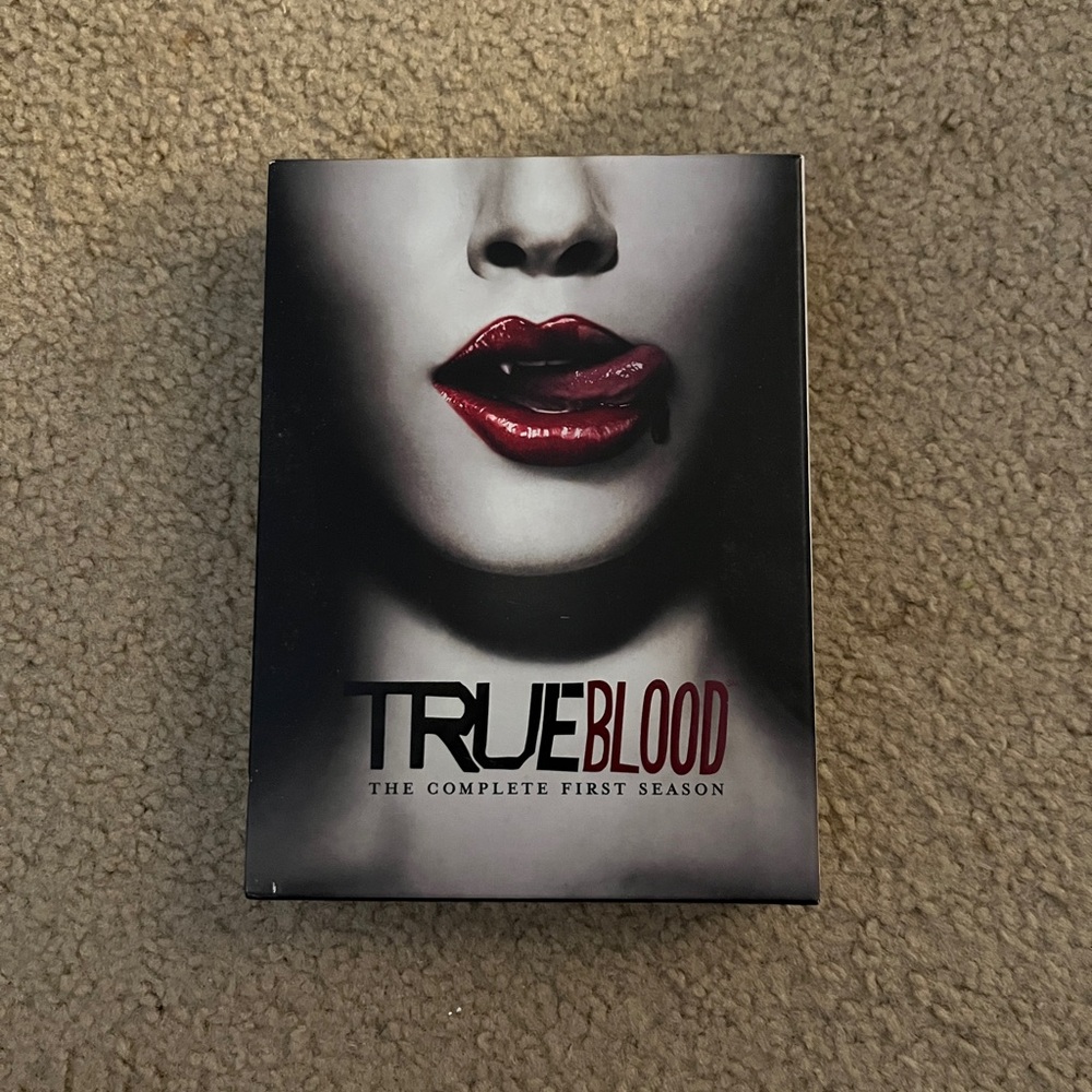 TRUE BLOOD Season 1 on DVD